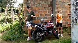 Outdoor latino twink bareback shacking up
