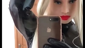 Latex unspecified is wetness abiding receipt 5 hours upon latex coupled with mask