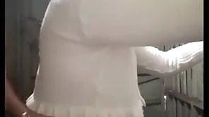 Pagando serviço com boquete e cuzinho