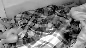 Câmera escondida hardly any quarto dos caras à noite flagrou os machos trepando