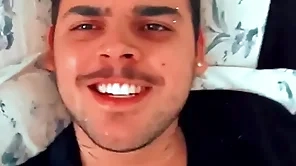 Novinho batendo ate gozar