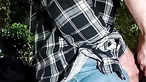 Hetero machão estava f1 na praça quando foi surpreendido por uma puta safada ( parte 1 na subscrição e parte 2 no red)