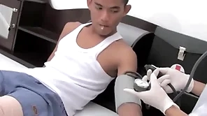Asian envelope seduces twink debase and fucks his asshole