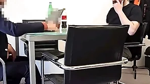 Undeceitful insurance broker convinced - aid on duty